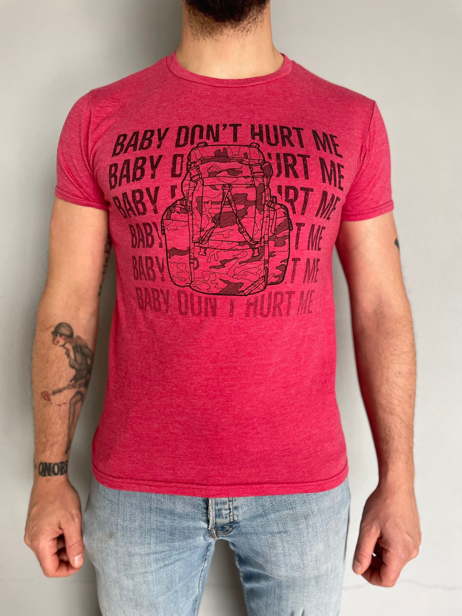 T-Shirt "BABY DON'T HURT ME" - The Goat Operator