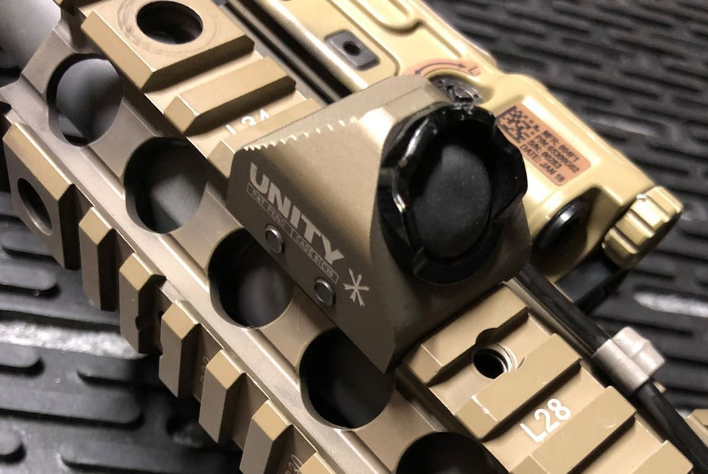 UNITY - HOT BUTTON™ | Rail NGAL 7" Vis Over-ride - FDE