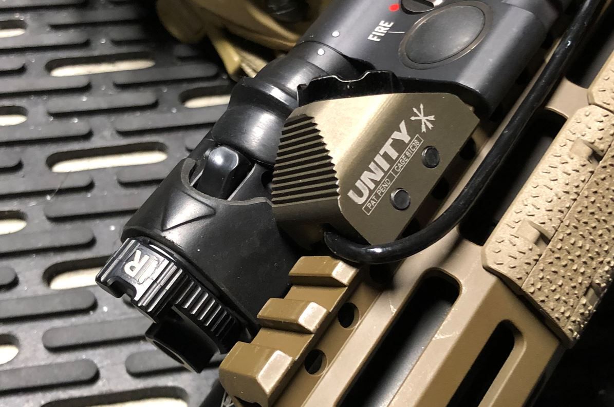UNITY - HOT BUTTON™ | Rail NGAL 7" Vis Over-ride - FDE