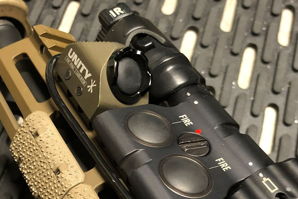 UNITY - HOT BUTTON™ | Rail NGAL 7" Vis Over-ride - FDE